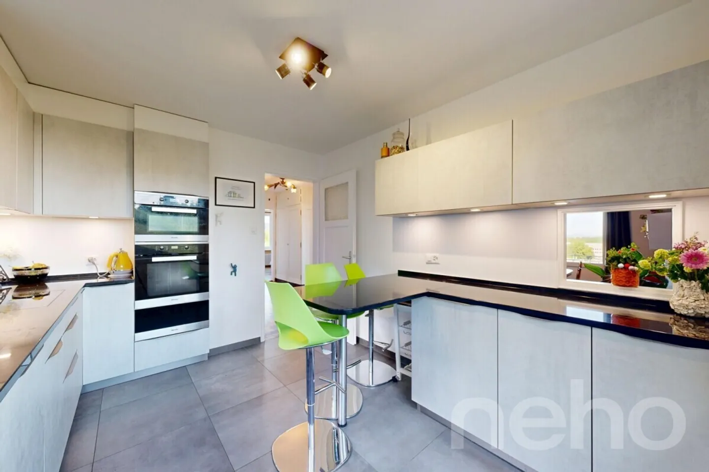 Villa with 8 rooms in Cortaillod: extraordinary spaces and 4 bedrooms - Photo 7 of 13
