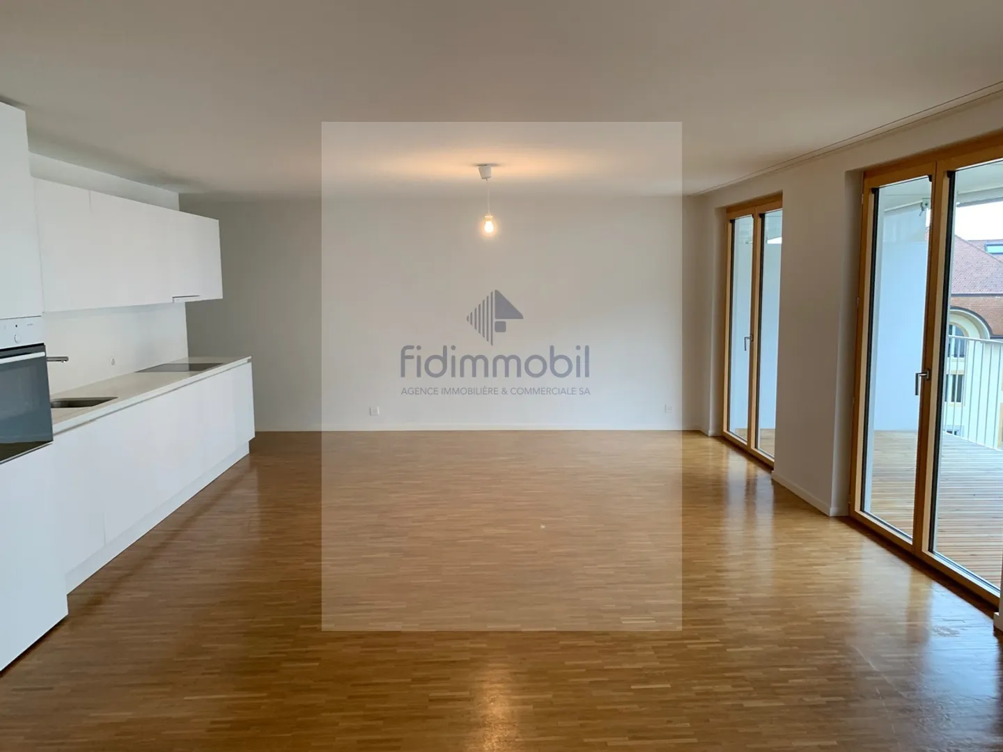 MAGNIFICENT APARTMENT CLOSE TO ALL AMENITIES - Photo 3 of 11