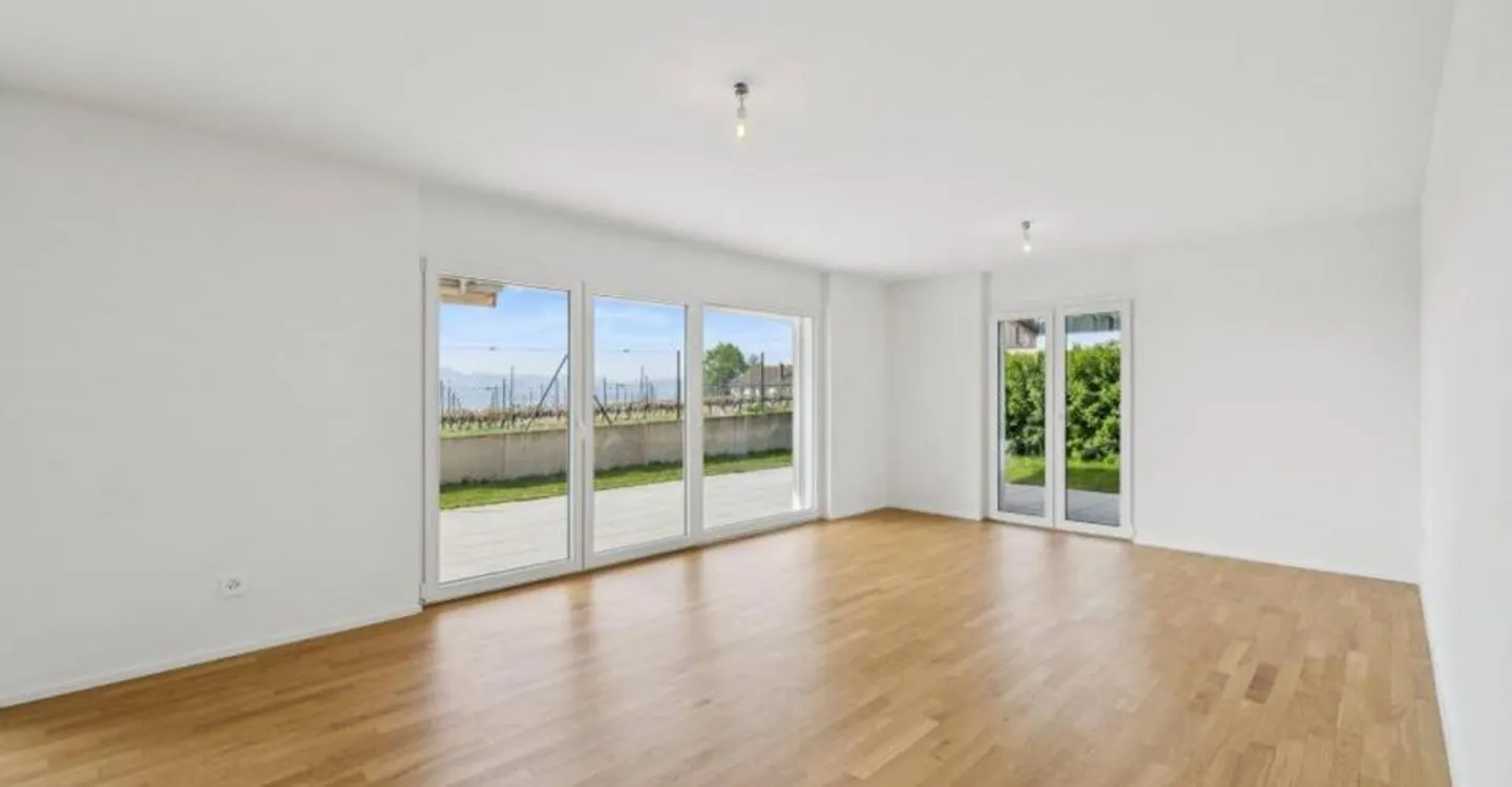 4.5 room contemporary and bright with garden and beautiful view - Photo 4 of 11