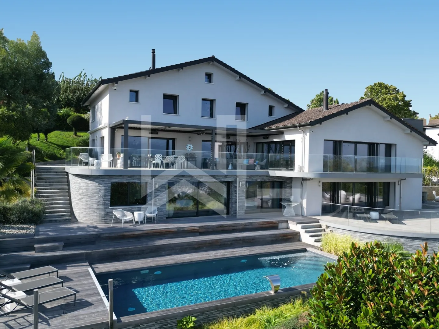 Maison de luxe avec vue lac - Photo 1 sur 12