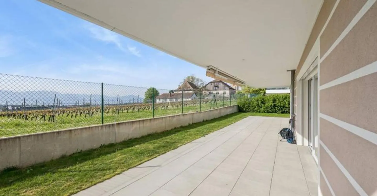 4.5 room contemporary and bright with garden and beautiful view - Photo 2 of 11