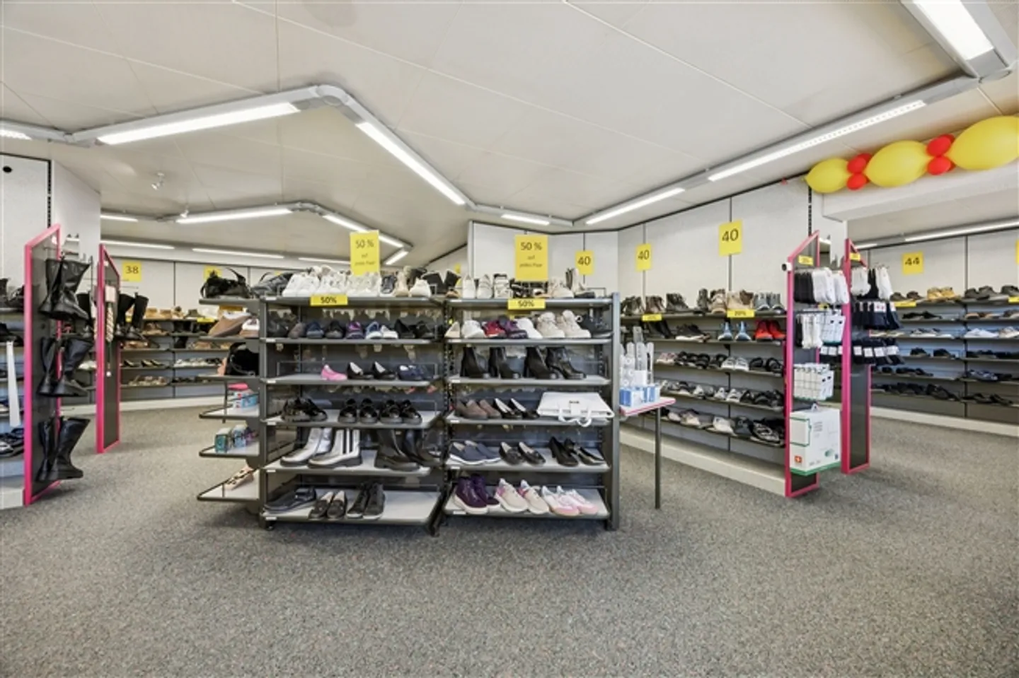 Edificio residenziale e commerciale versatile - Oberentfelden, 10 camere - Foto 2 di 13