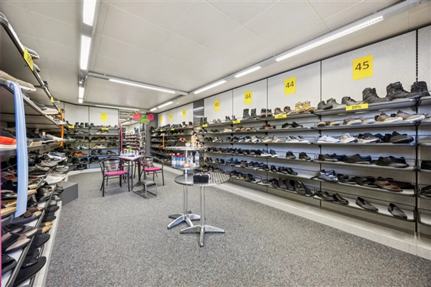 Edificio residenziale e commerciale versatile - Oberentfelden, 10 camere - Foto 3 di 13