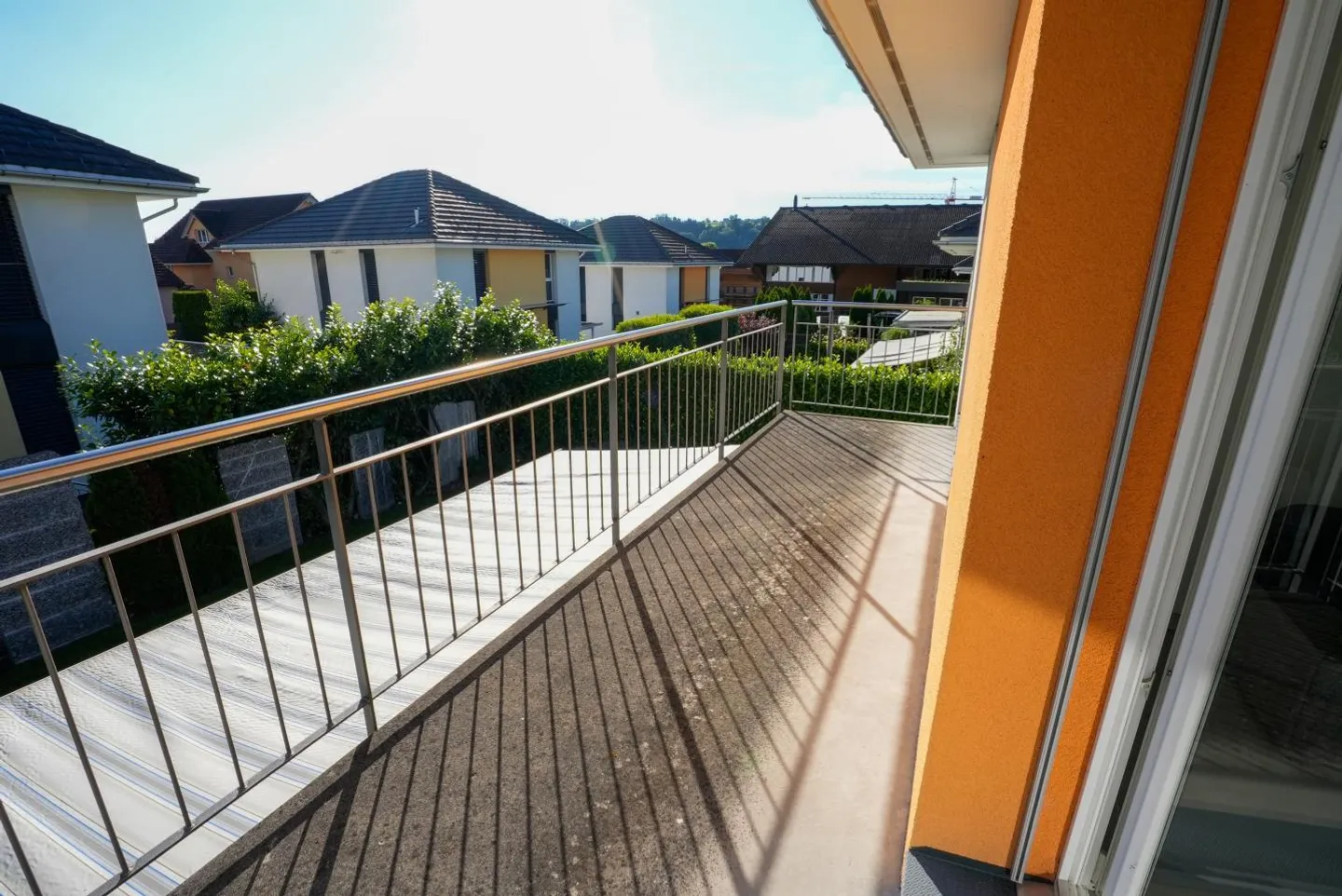 Grosszügiges Einfamilienhaus mit wunderbarer Besonnung - Foto 5 von 12