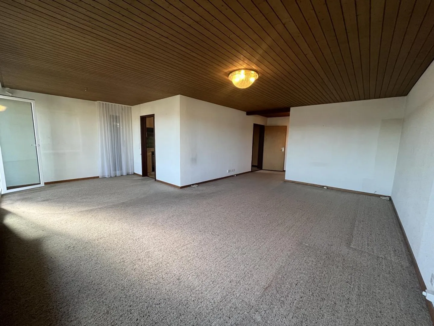 Sunny terrace apartment with great potential in Schaffhausen - Photo 5 of 20