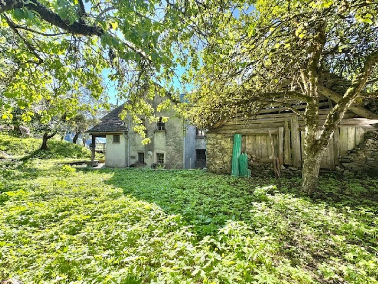 ZU VERKAUFEN IN CERENTINO - ANTIKES TESSINER HAUS MIT TYPISCHEM WALSER-RUSTICO - Foto 12 von 26