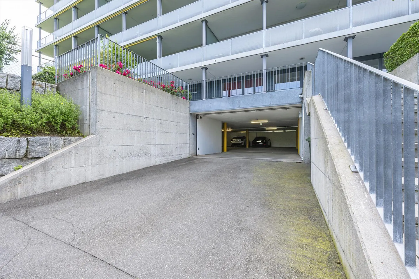 Espaces de stationnement dans un garage - Photo 1 sur 2