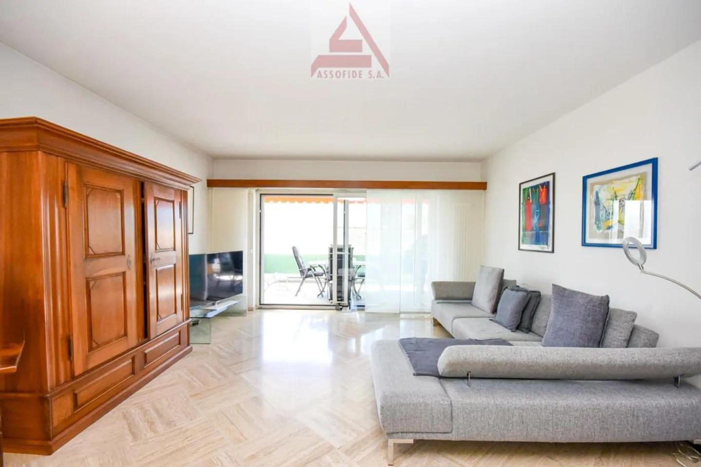 Geräumige Wohnung mit Terrassen - Foto 3 von 6