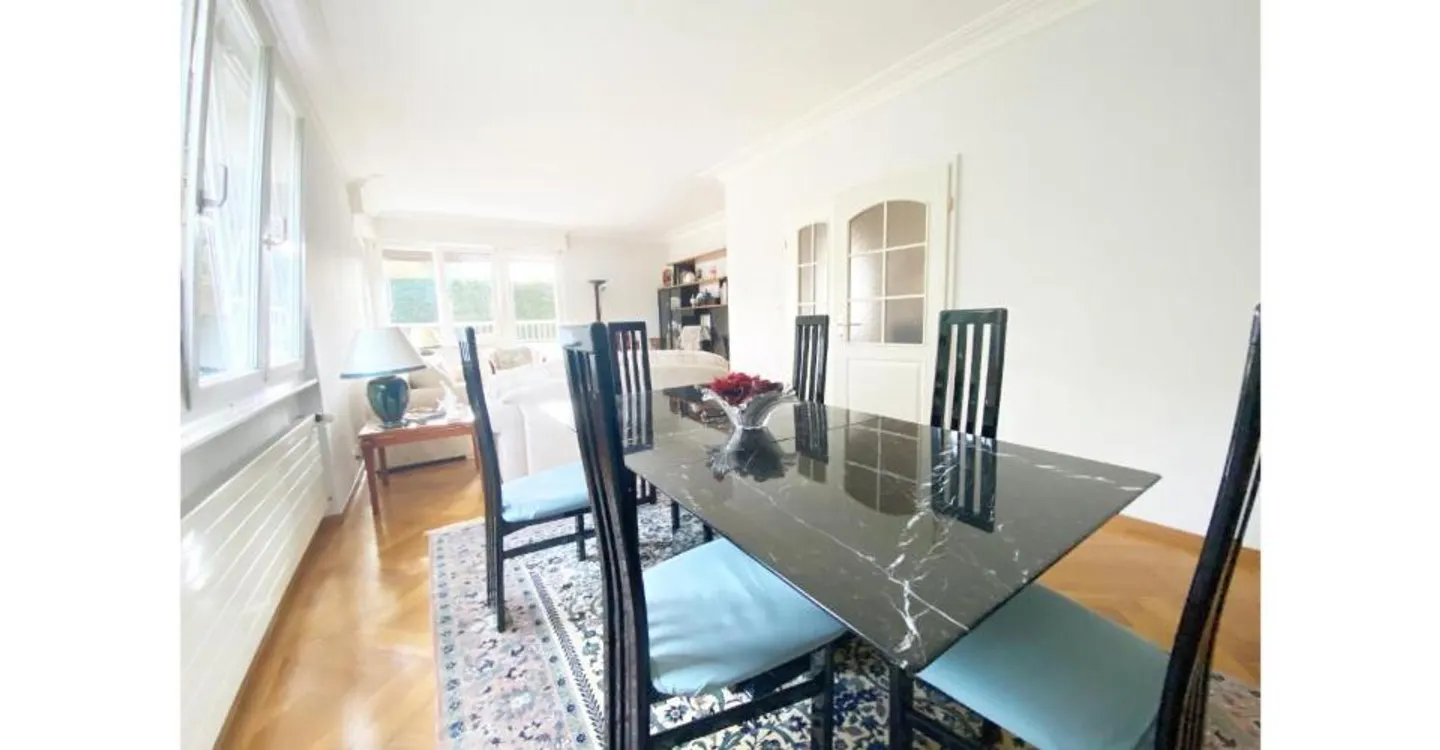 Wunderschöne Familienvilla mit großem Garten in Cointrin - 2'890'000.-- - Foto 1 von 7