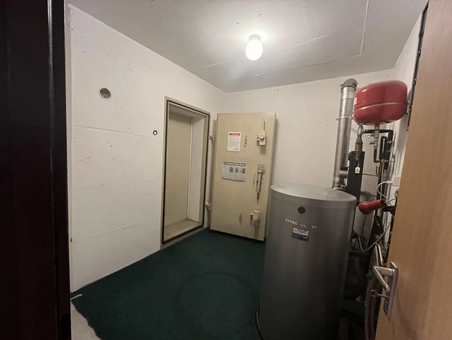 Sunny terrace apartment with great potential in Schaffhausen - Photo 15 of 20