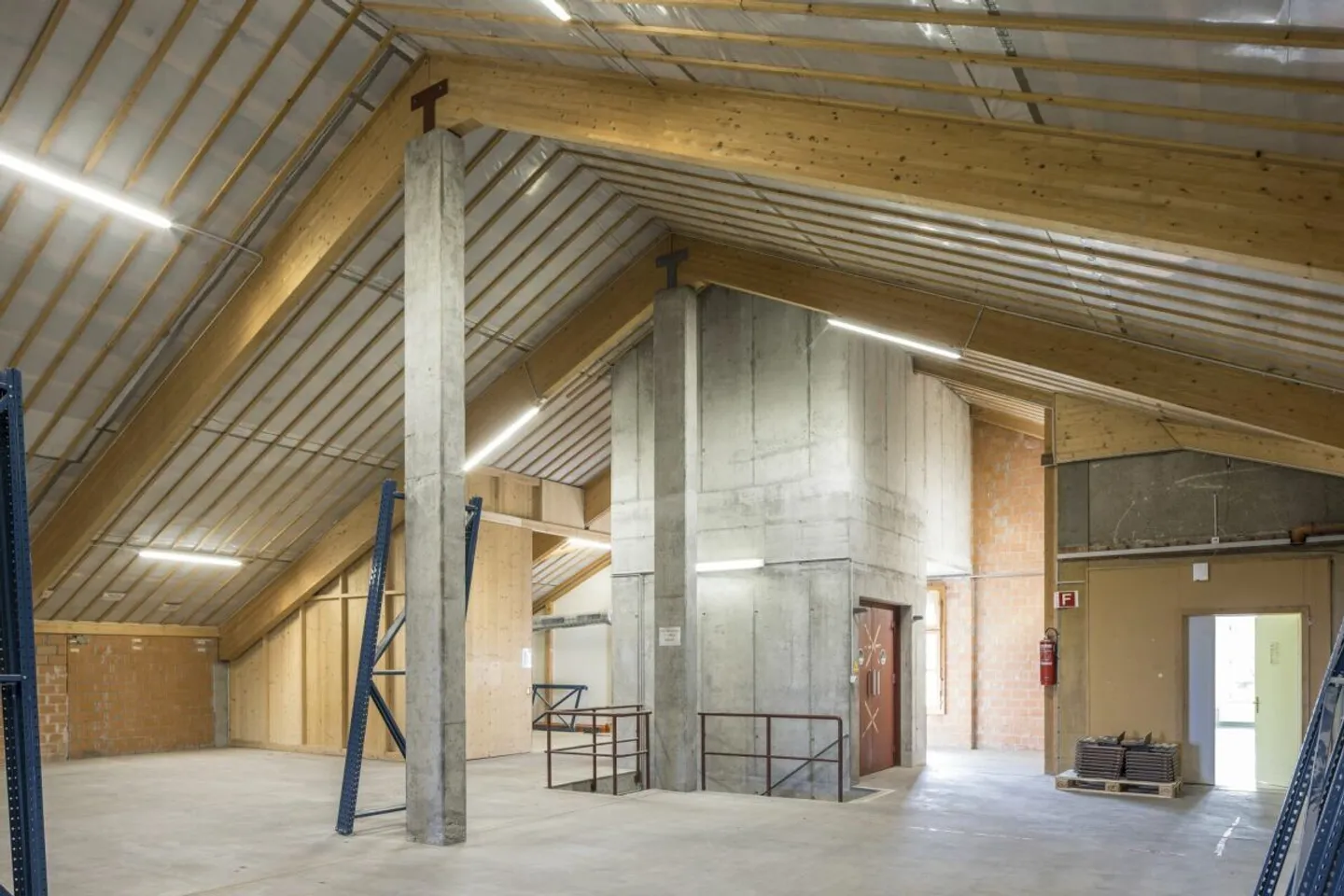 Immobile commerciale con ampio margine di utilizzo, possibile anche per scopi residenziali - Foto 16 di 17