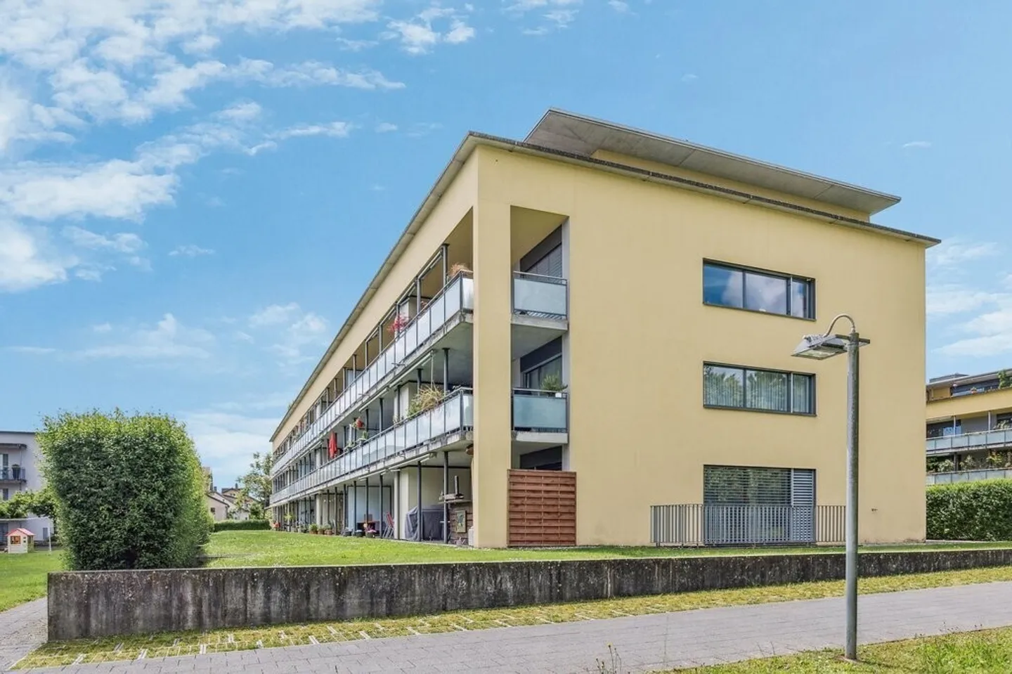 Appartement confortable avec coin salon de jardin ensoleillé - Photo 1 sur 6