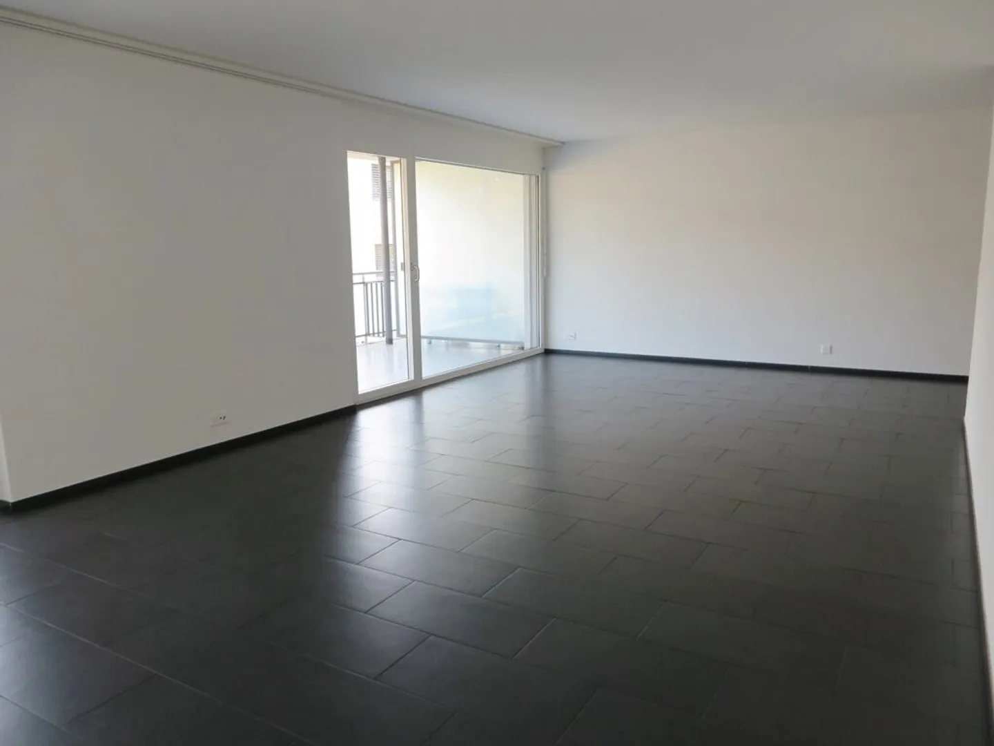 Appartement confortable avec coin salon de jardin ensoleillé - Photo 2 sur 6