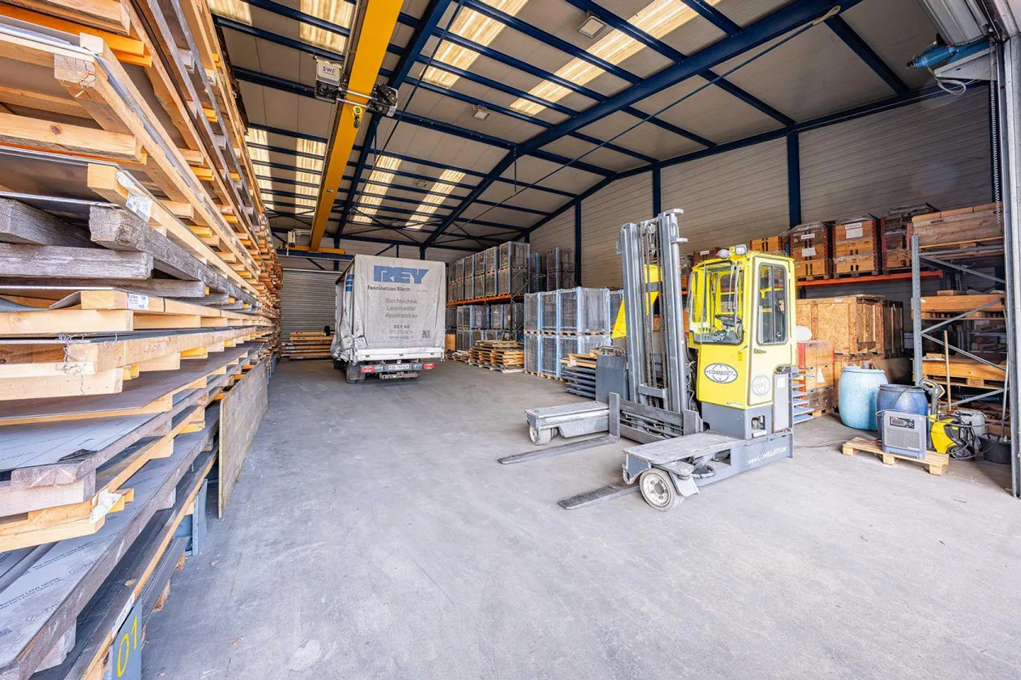 Gewerbeimmobilie mit Bürotrakt - Foto 4 von 13