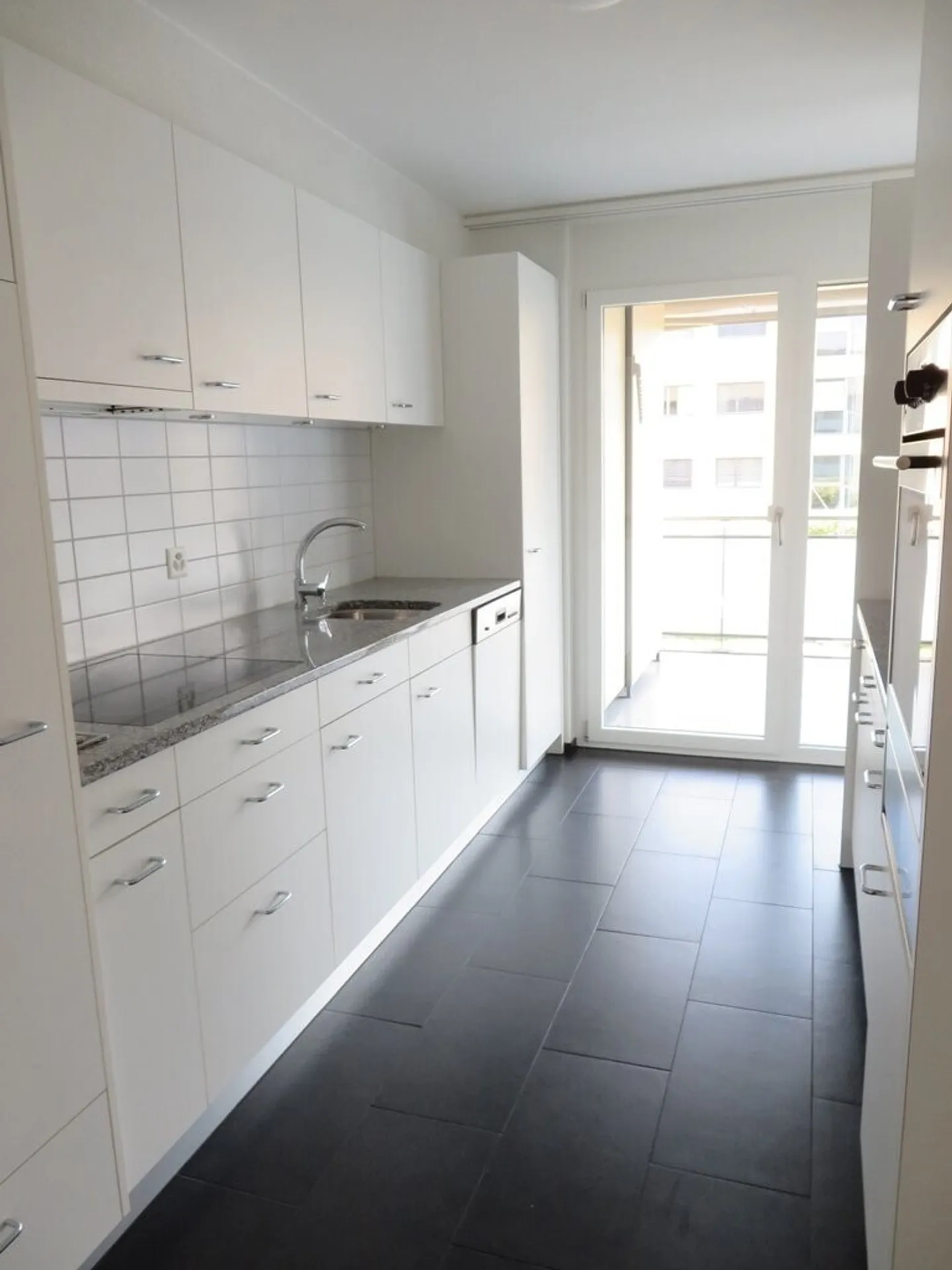 Appartement confortable avec coin salon de jardin ensoleillé - Photo 3 sur 6