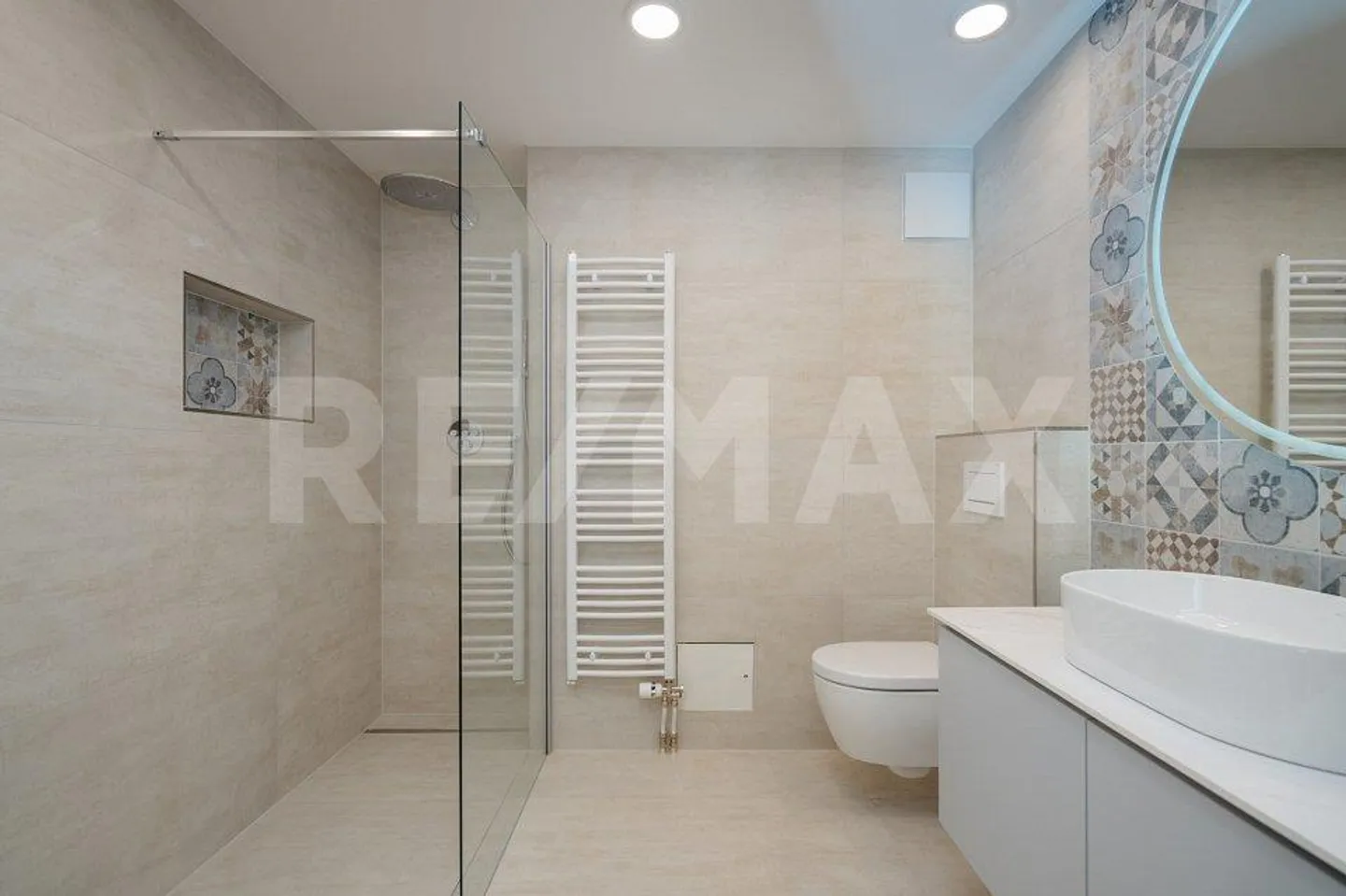 Vivere in tranquillità - vivere in centro: appartamento di 4½ stanze appena ristrutturato - Foto 4 di 13