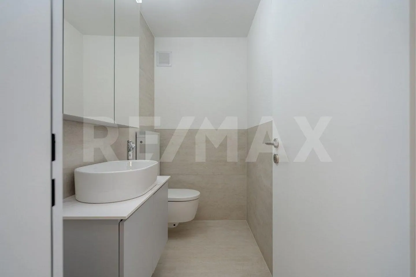 Vivere in tranquillità - vivere in centro: appartamento di 4½ stanze appena ristrutturato - Foto 6 di 13