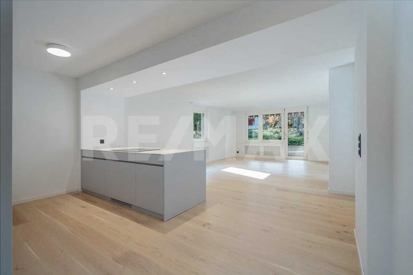 Vivere in tranquillità - vivere in centro: appartamento di 4½ stanze appena ristrutturato - Foto 3 di 13