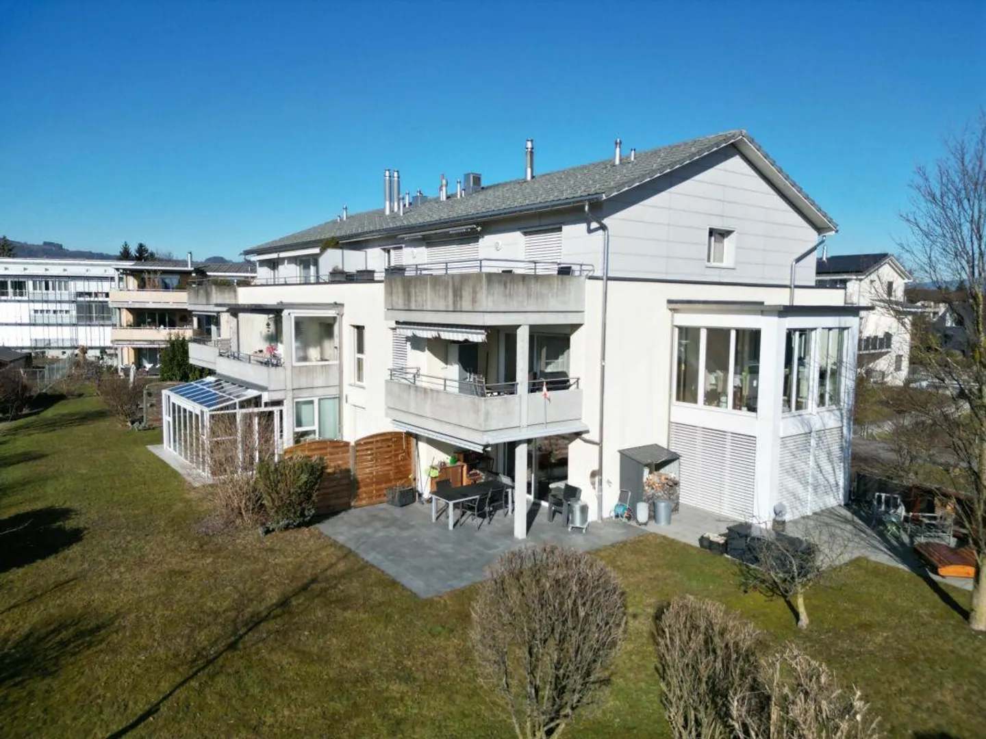 Bright 4.5 Room Apartment in a Quiet Location - Photo 2 of 18