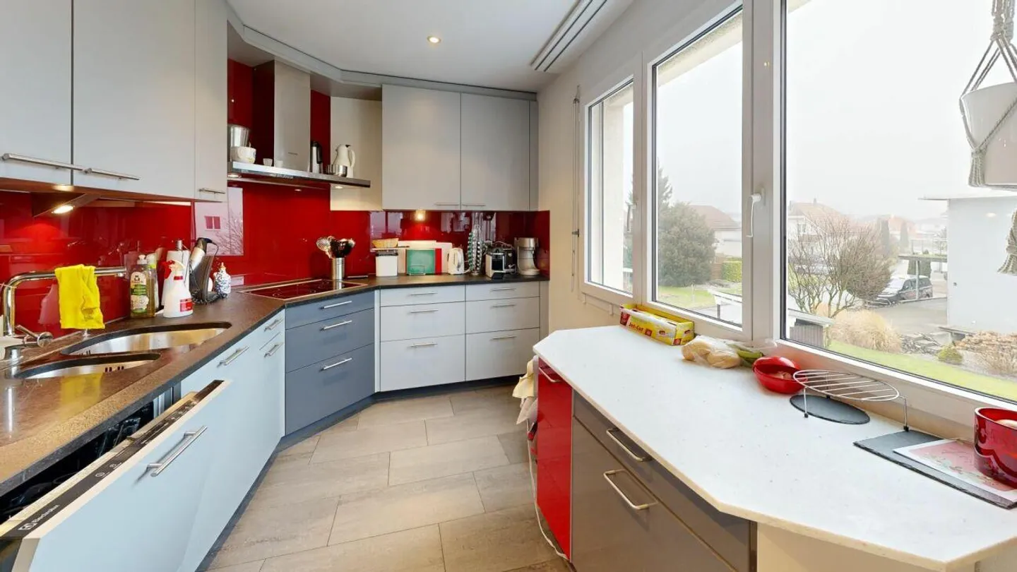 Bright 4.5 Room Apartment in a Quiet Location - Photo 6 of 18