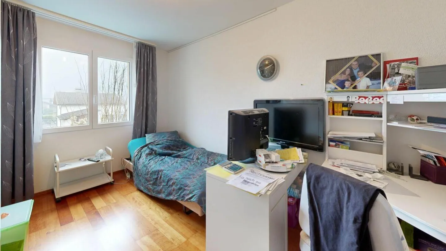 Bright 4.5 Room Apartment in a Quiet Location - Photo 13 of 18