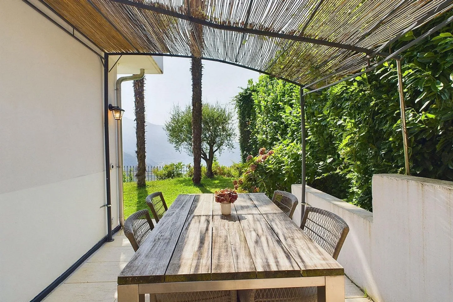 Carona (Lugano) - Living with a fascinating panoramic view | C... - Photo 4 of 13