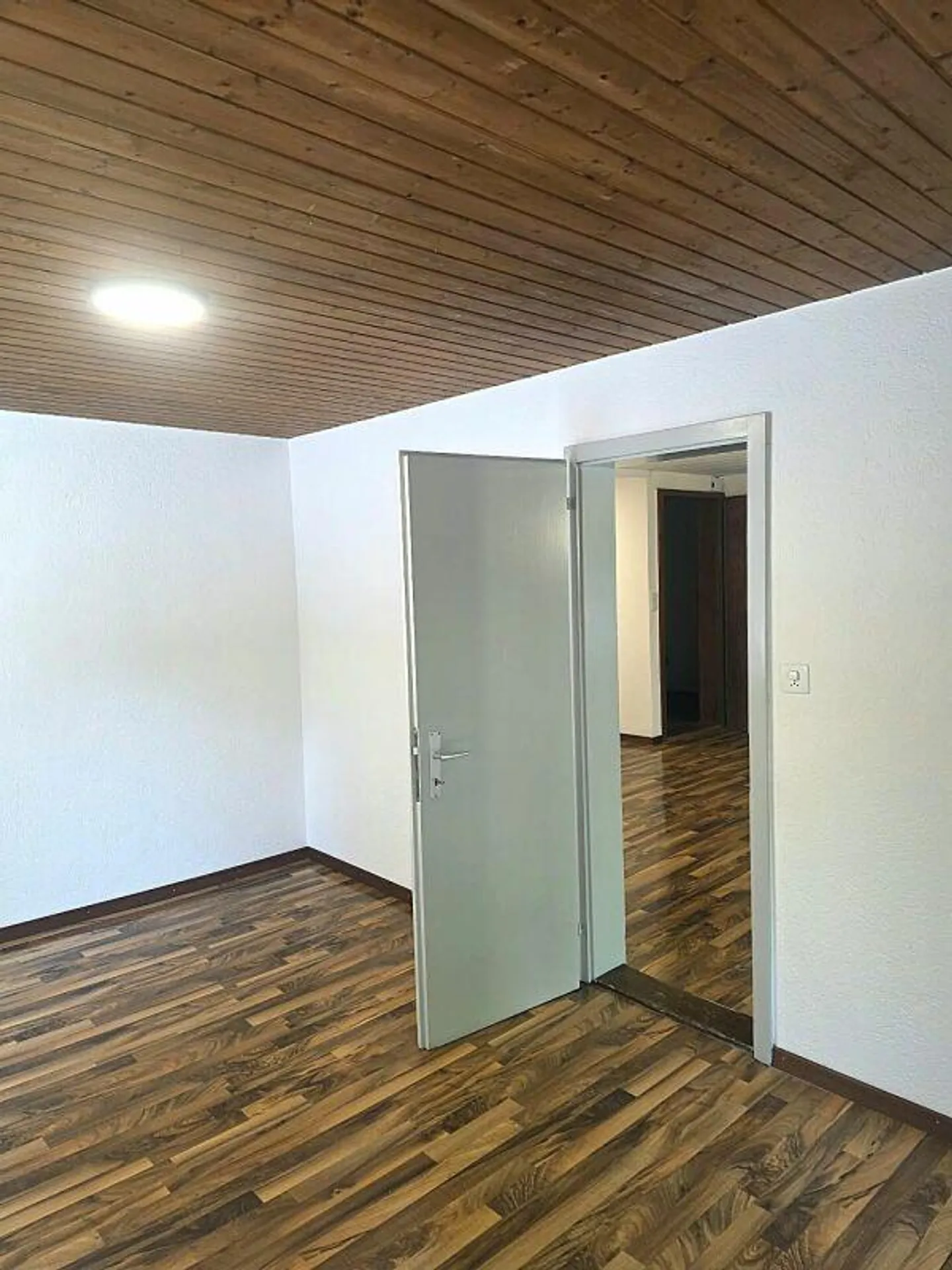 Appartamento accogliente con 4 stanze in affitto - Foto 5 di 9