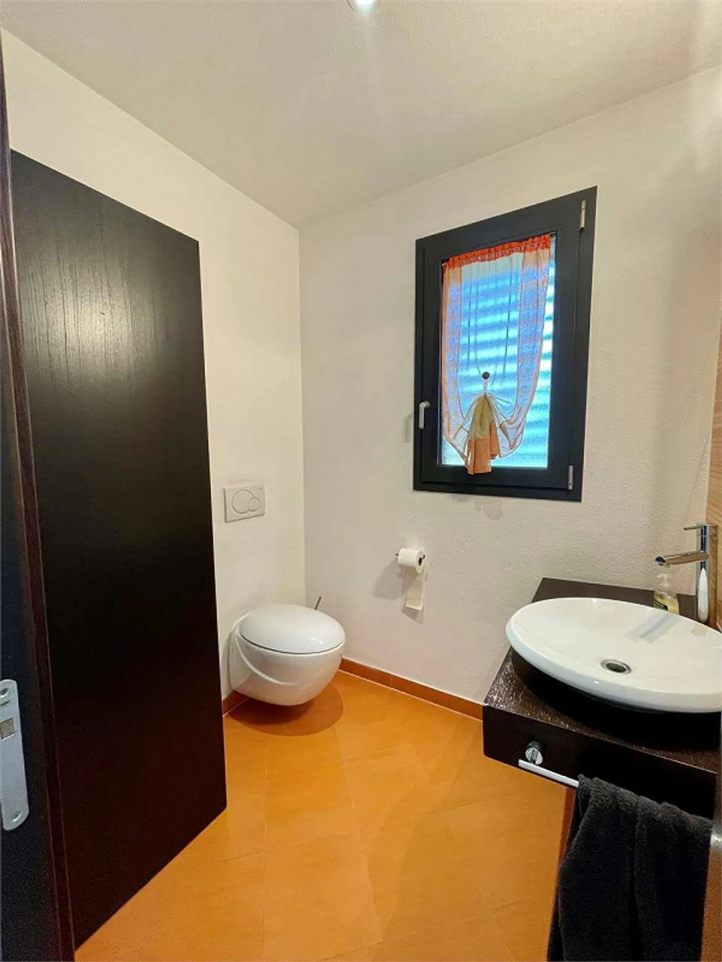Belle villa individuelle avec piscine dans un quartier résidentiel à Genest - Photo 11 sur 12
