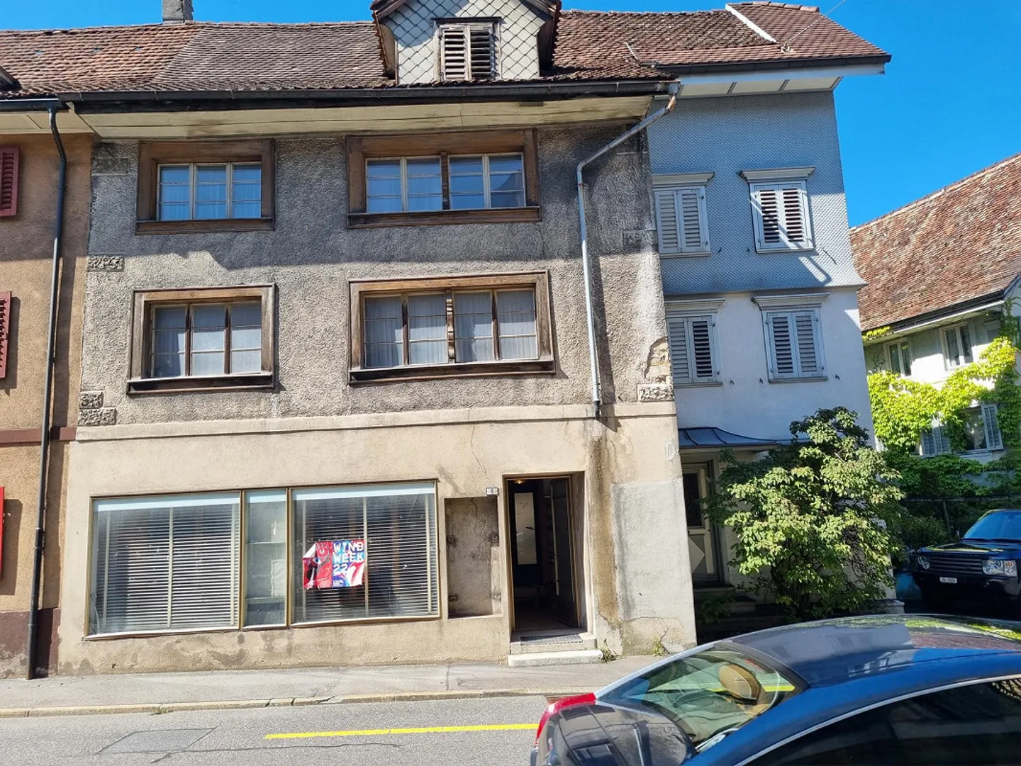 RESIDENTIAL & COMMERCIAL BUILDING - WITH POTENTIAL - Photo 2 of 8