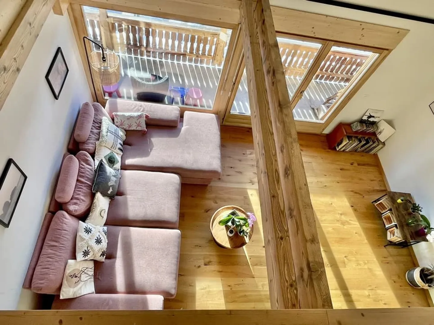 Beautiful chalet with two apartments - Photo 4 of 12