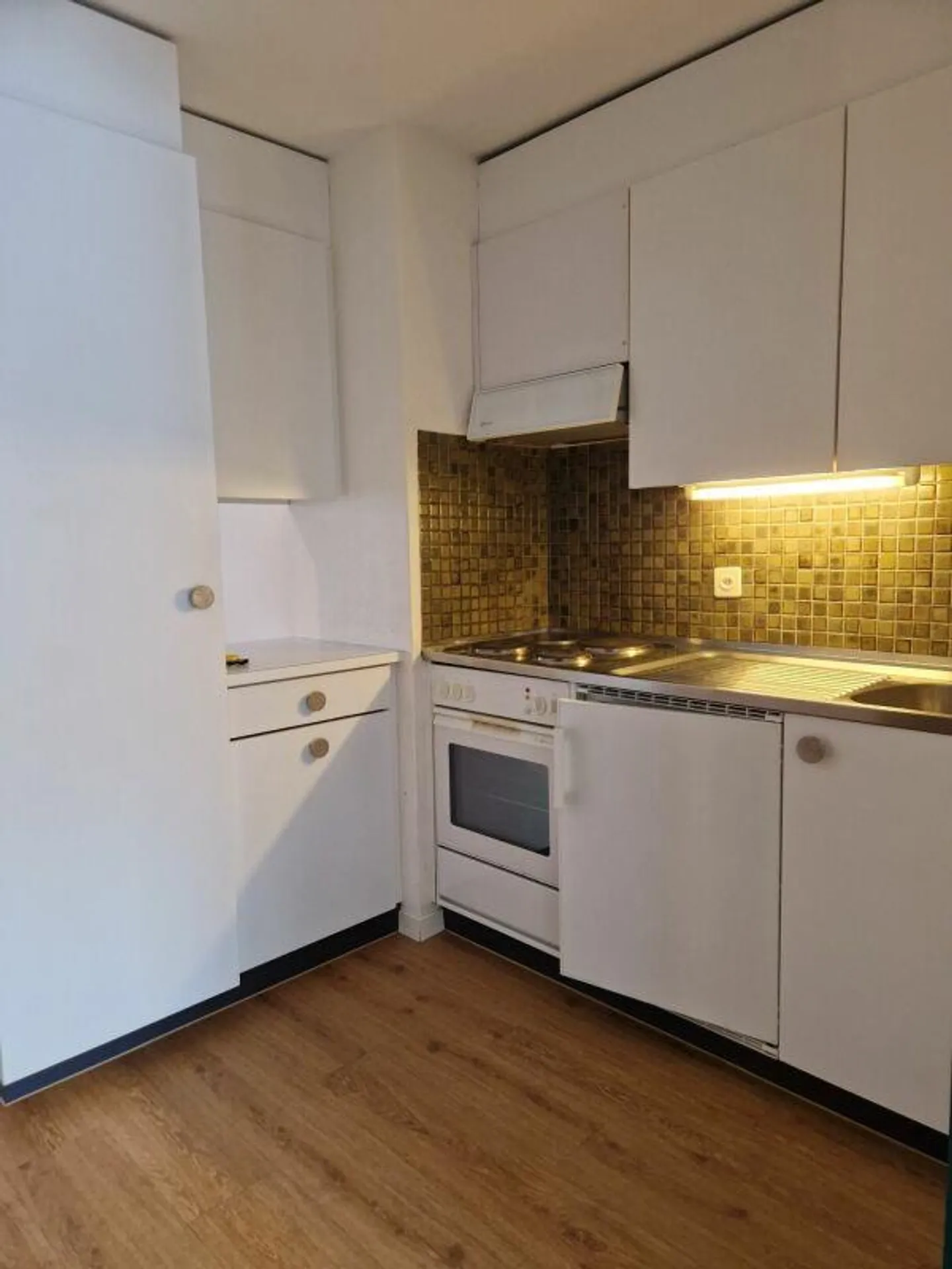 Charmante Wohnung mit Balkon - Foto 2 von 7