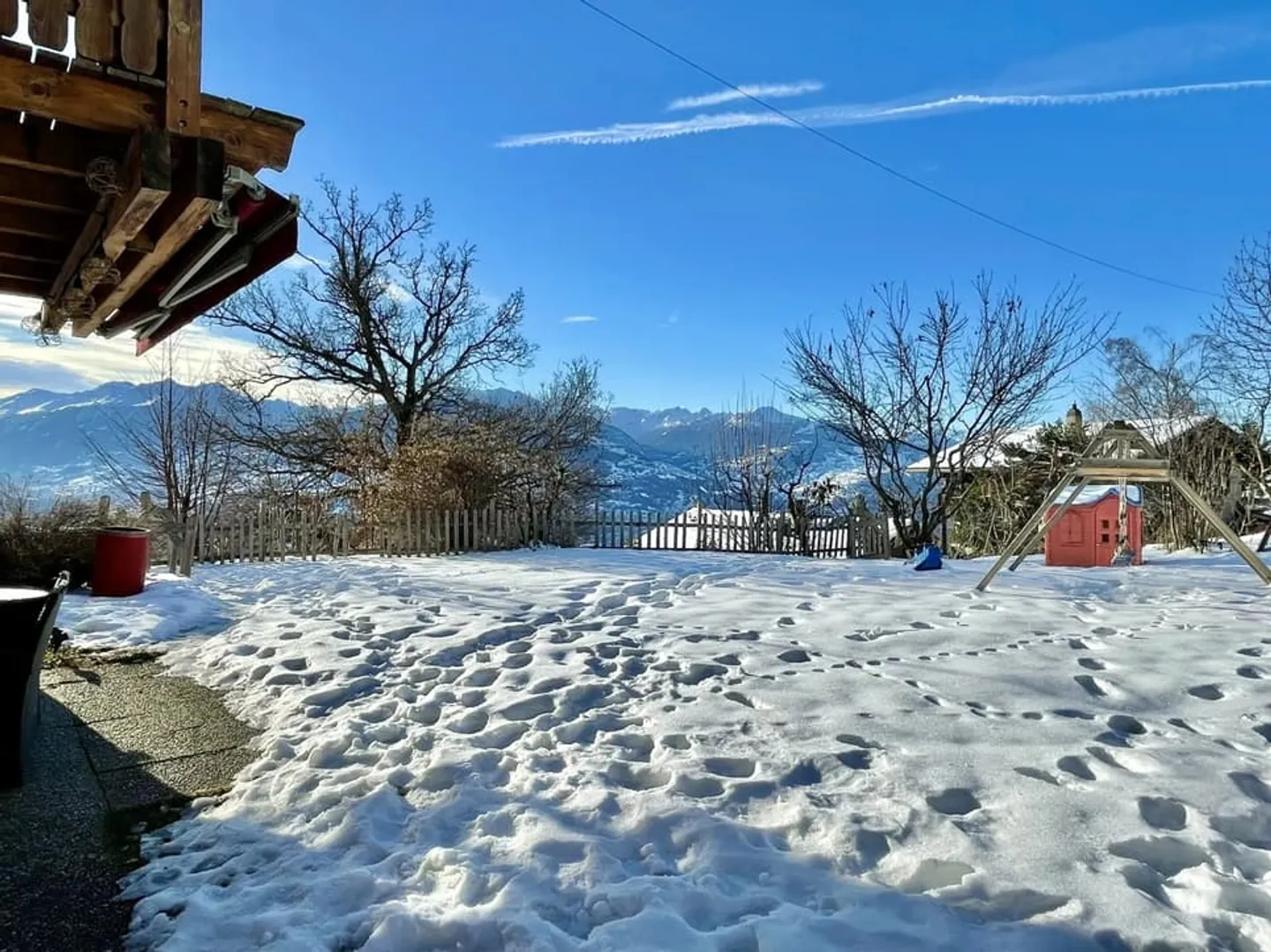Beautiful chalet with two apartments - Photo 8 of 12