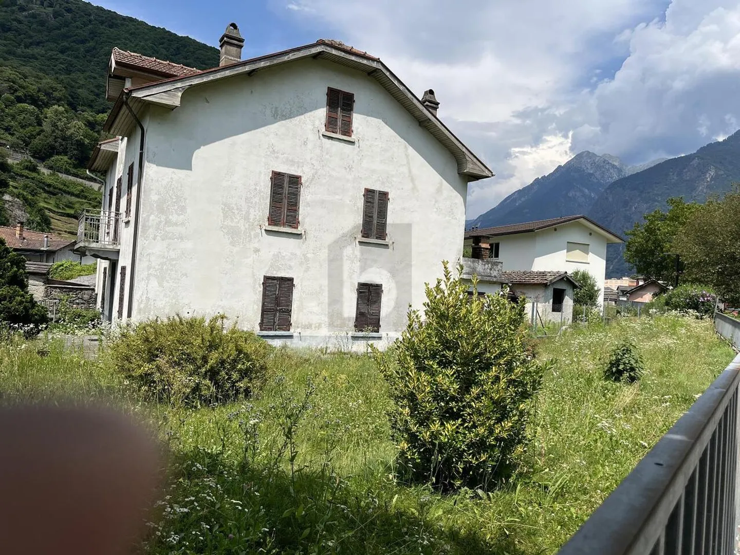 VECCHIA PROPRIETÀ TIPICA NEL SUD DELLA MESOLCINA - Foto 4 di 6