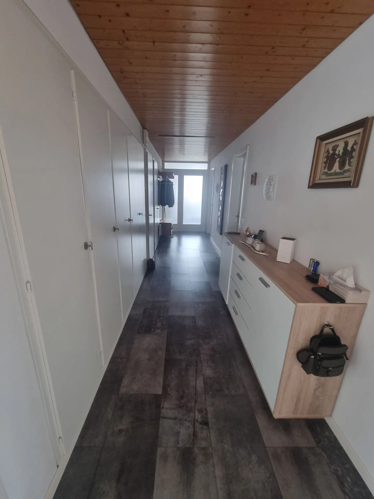 Ampio appartamento di 5.5 stanze con giardino a Täuffelen in affitto - Foto 3 di 6