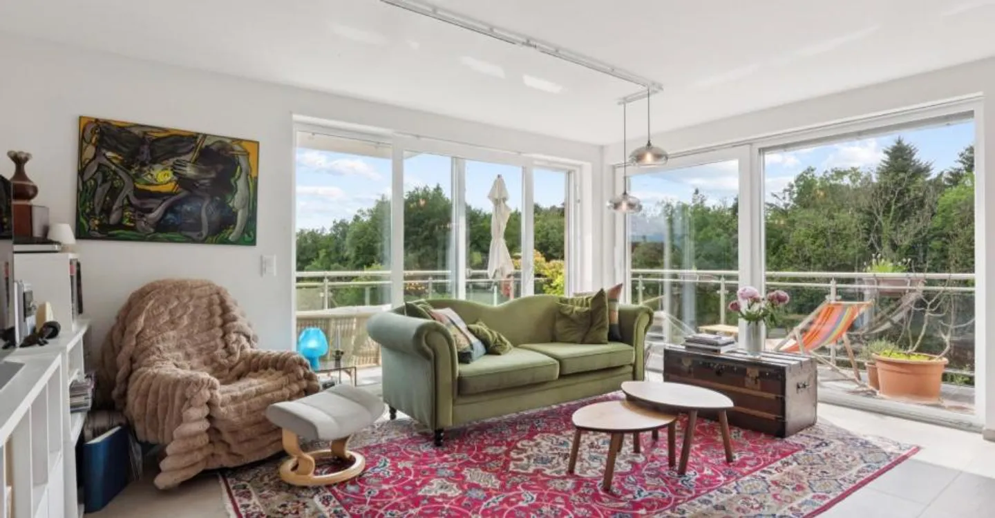 RARE 4.5P WITH 30M² TERRACE ON THE HEIGHTS OF LAUSANNE - Photo 4 of 13