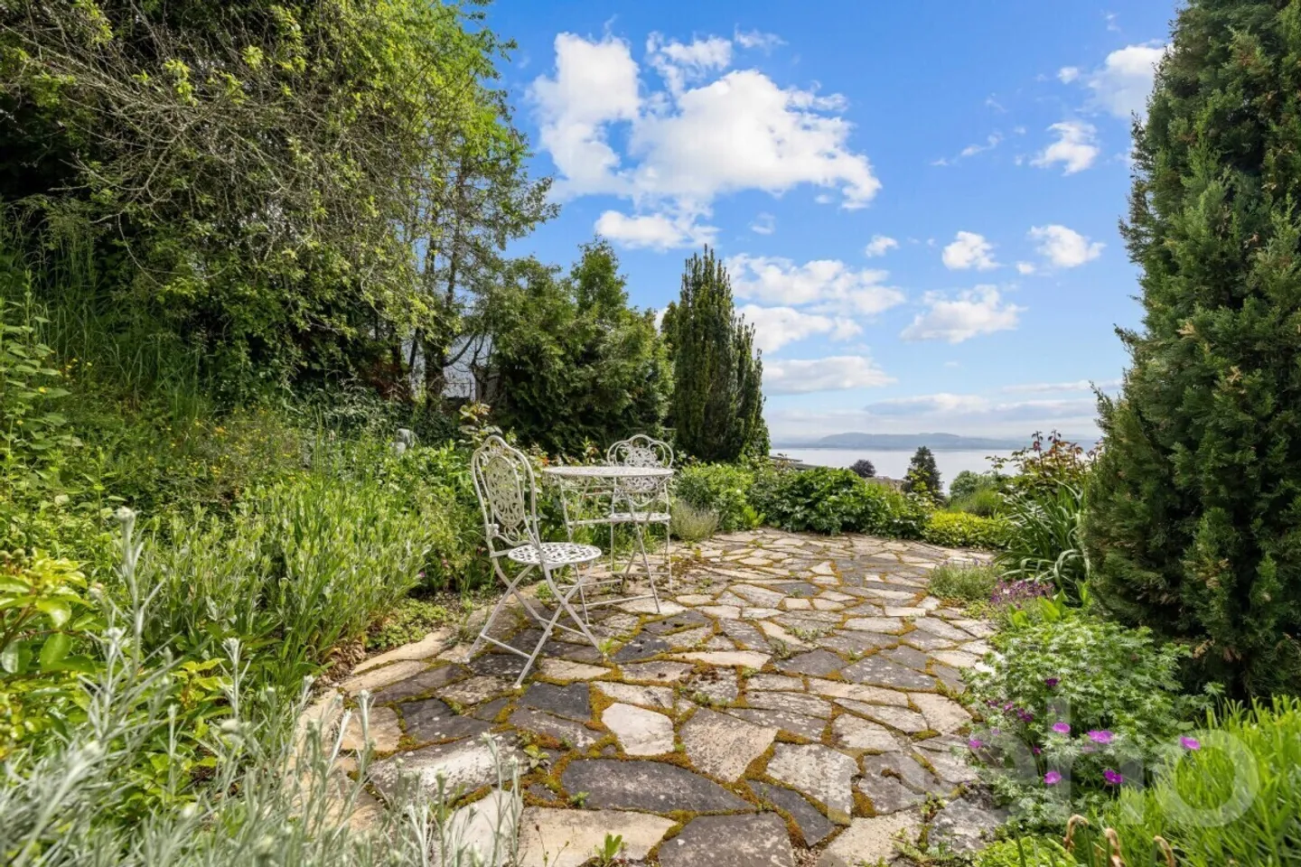 Opportunità unica: attico con vista panoramica sul lago di Neuchâtel - Foto 3 di 12