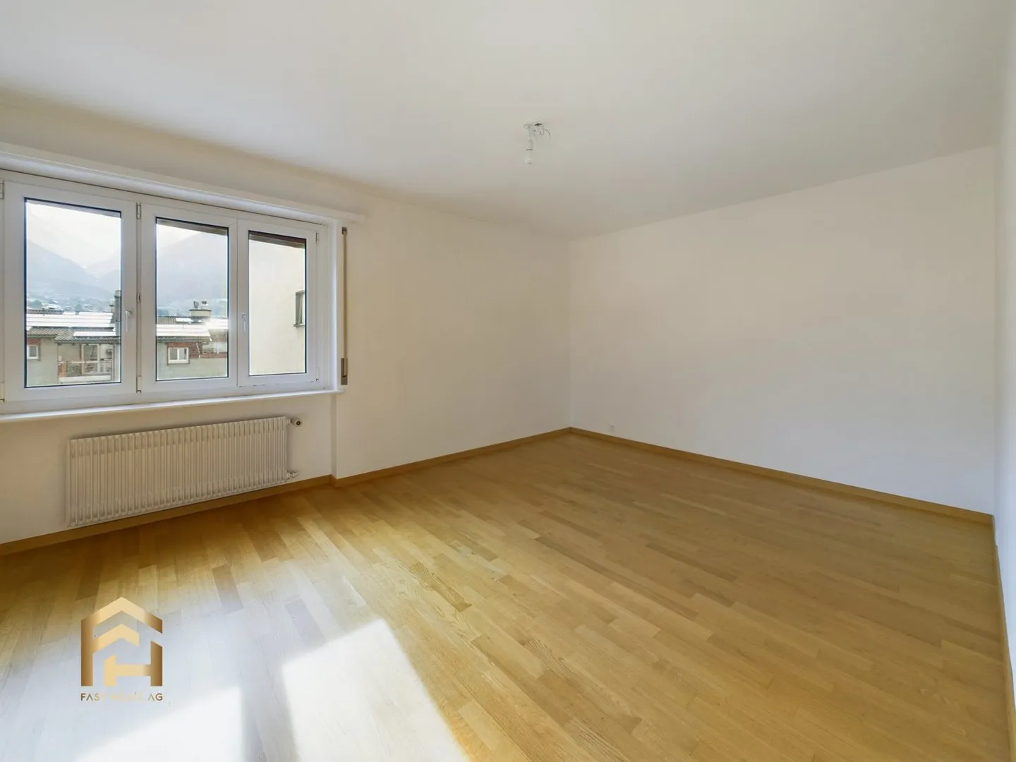 Charming 4.5 Room Apartment in the Heart of Naters - Photo 5 of 12