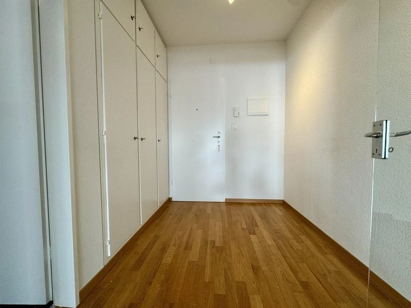 Moderne Wohnung Nähe Stadt - Foto 3 von 8