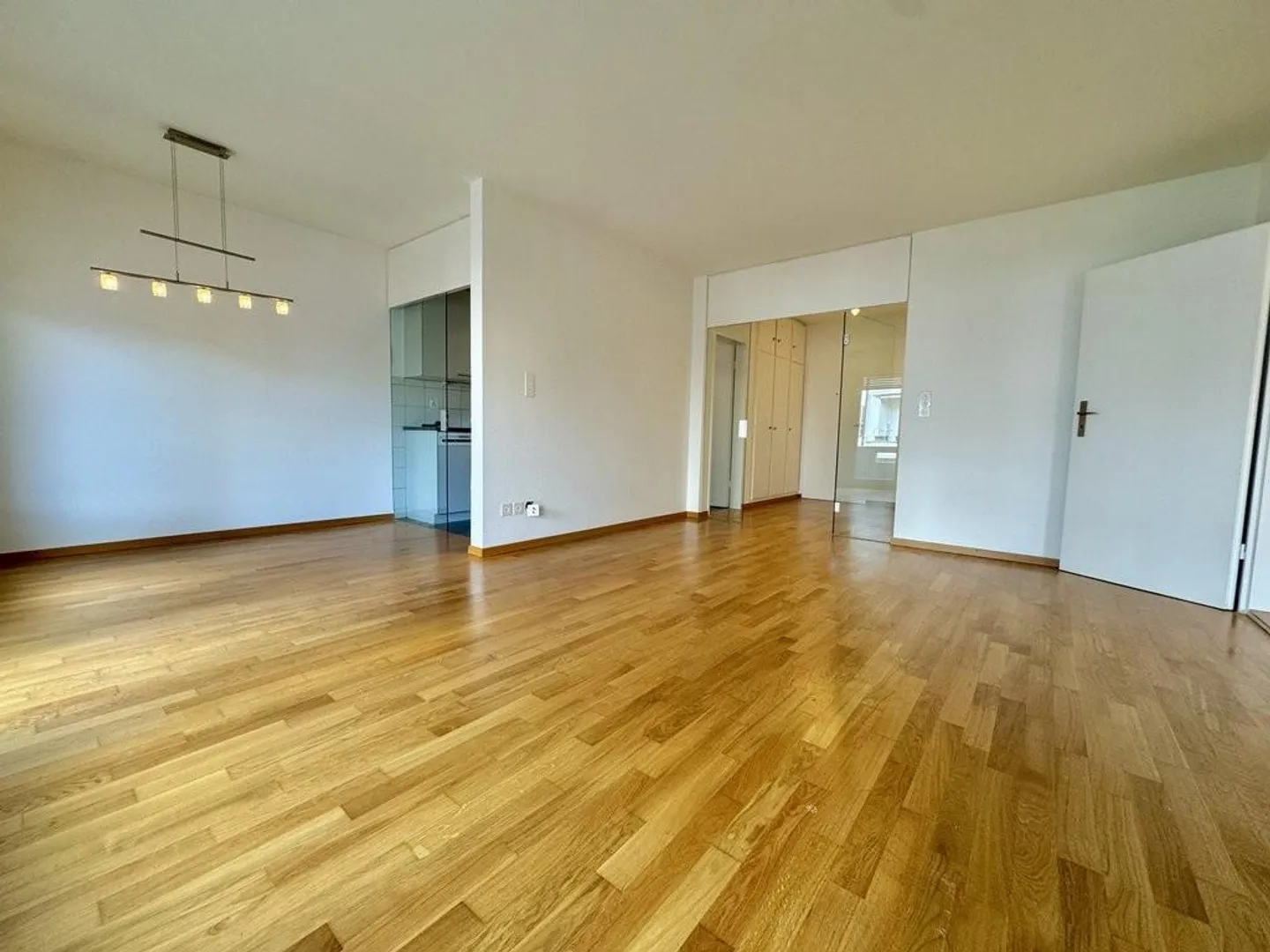 Moderne Wohnung Nähe Stadt - Foto 4 von 8