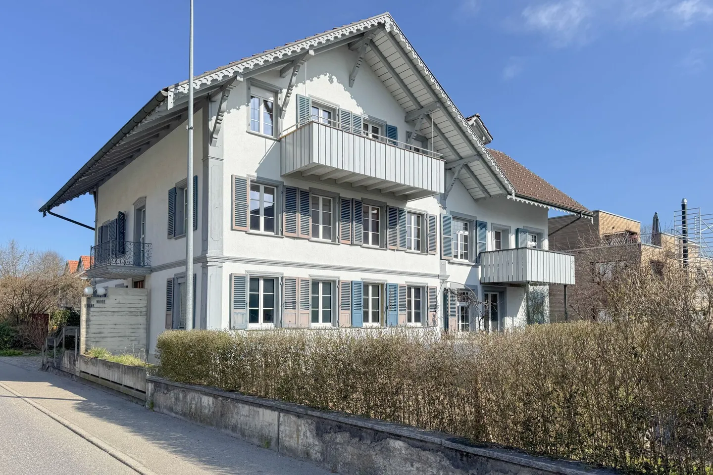 Recentemente ristrutturato: vivere modernamente nel fascino elegante di un vecchio edificio - Foto 9 di 13