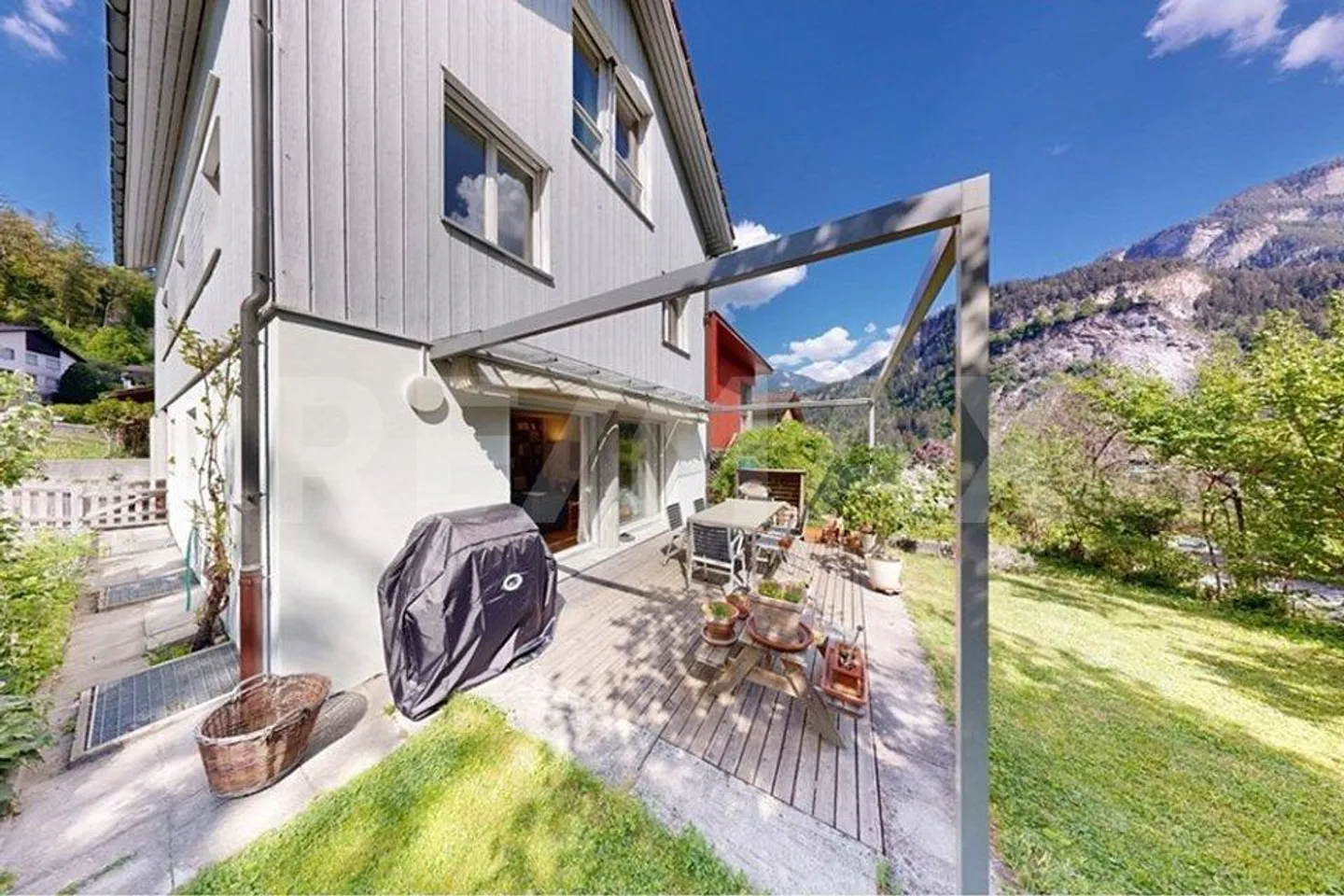 Maison individuelle au bord de la forêt et pourtant centrale. - Photo 2 sur 9