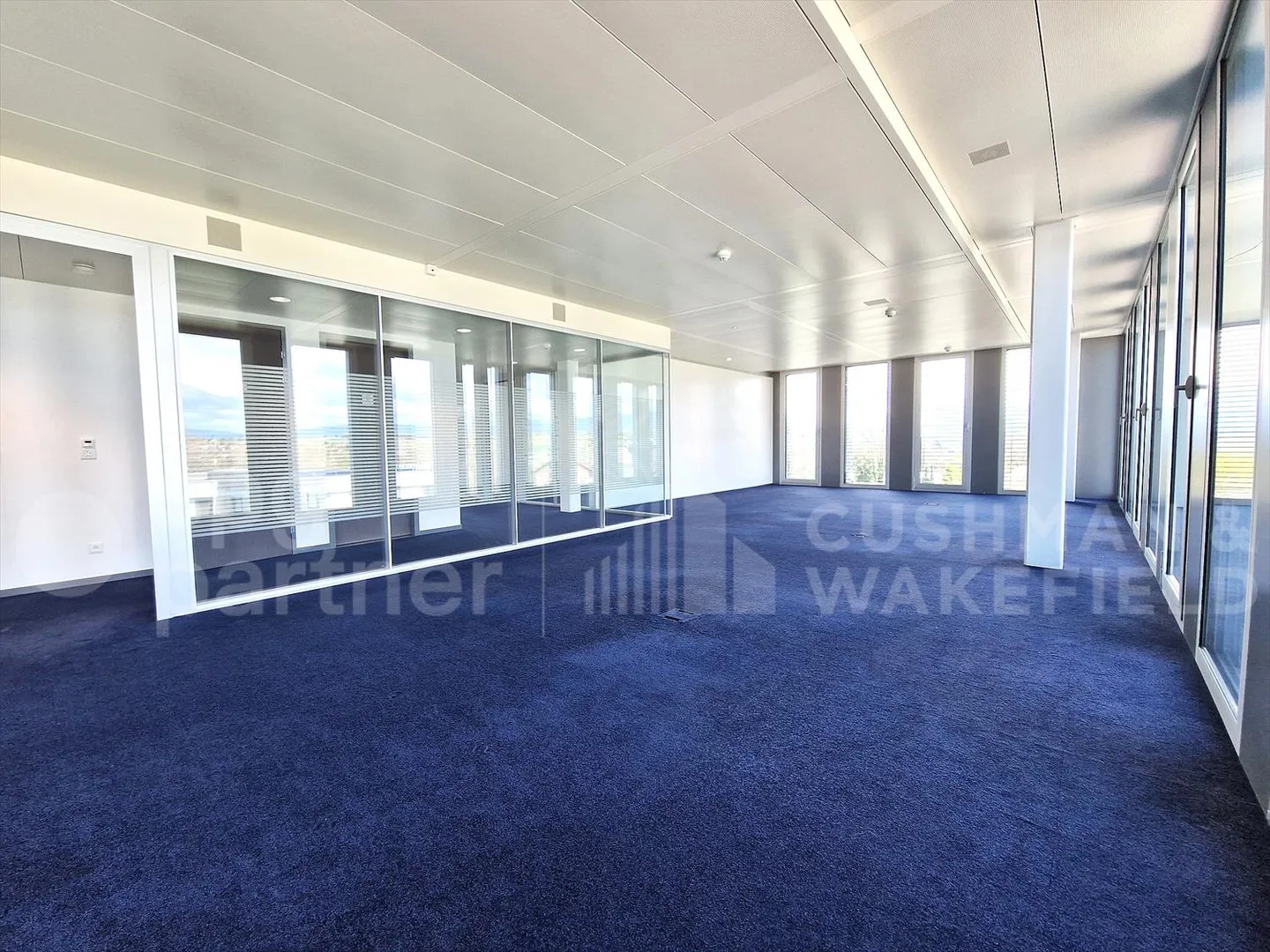 Your Plug & Play Workplace - Photo 3 of 6