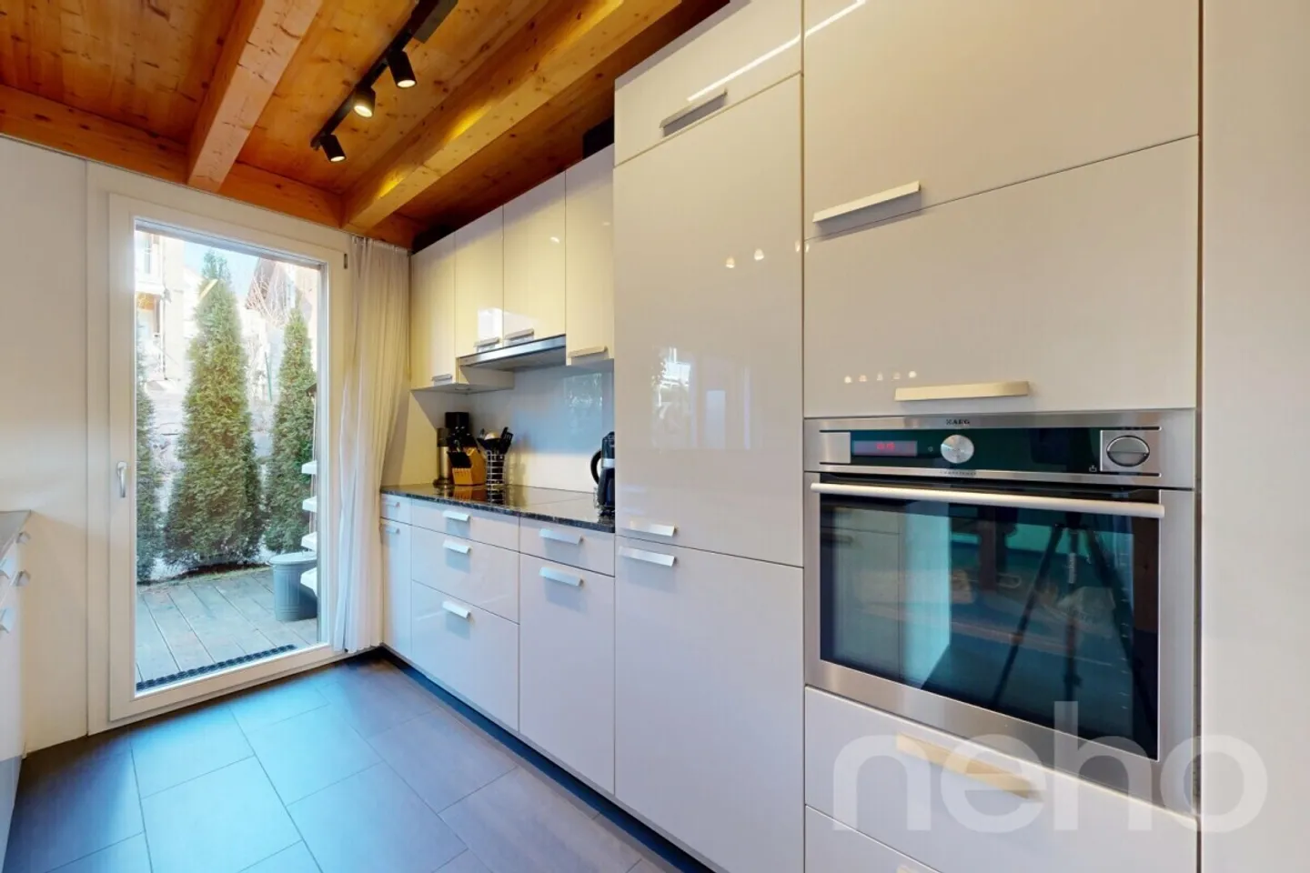 Ampia casa familiare su quattro piani con molto spazio - Foto 4 di 12