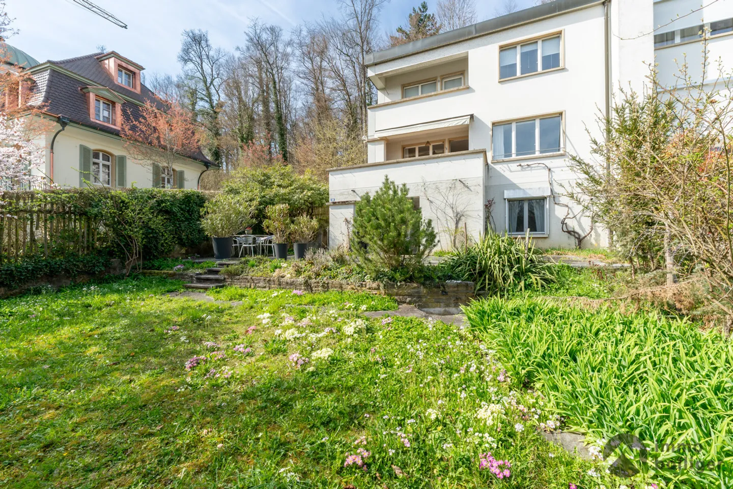 Casa architettonica al confine del bosco - Foto 10 di 14