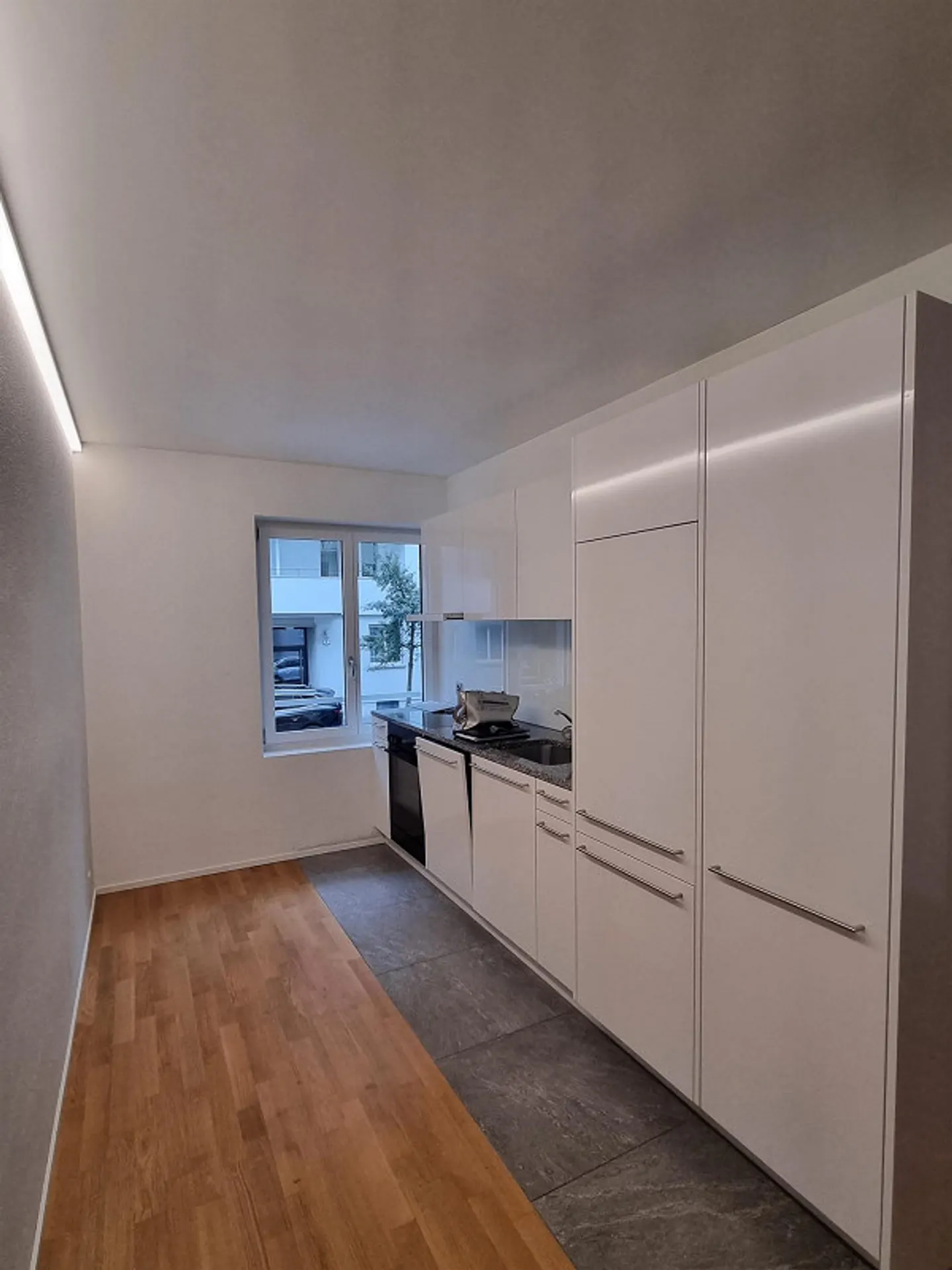 Appartement moderne de 3,5 pièces à louer dans le quartier Neustadt - Photo 5 sur 12