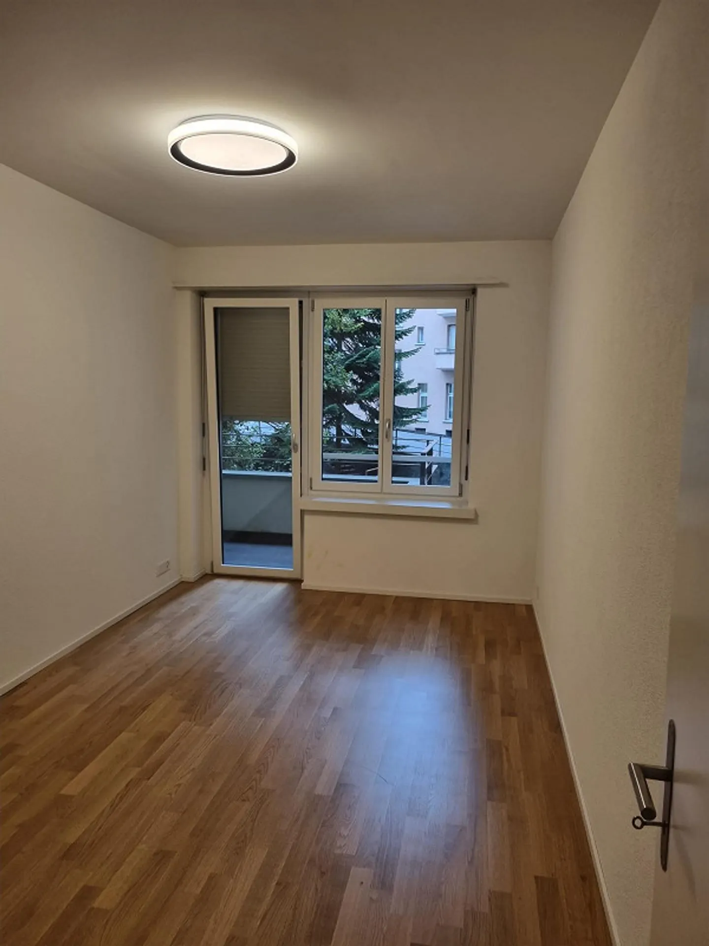 Appartement moderne de 3,5 pièces à louer dans le quartier Neustadt - Photo 7 sur 12