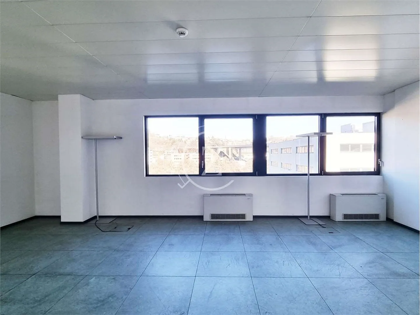 We rent administrative space of 251 sqm - Photo 3 of 4