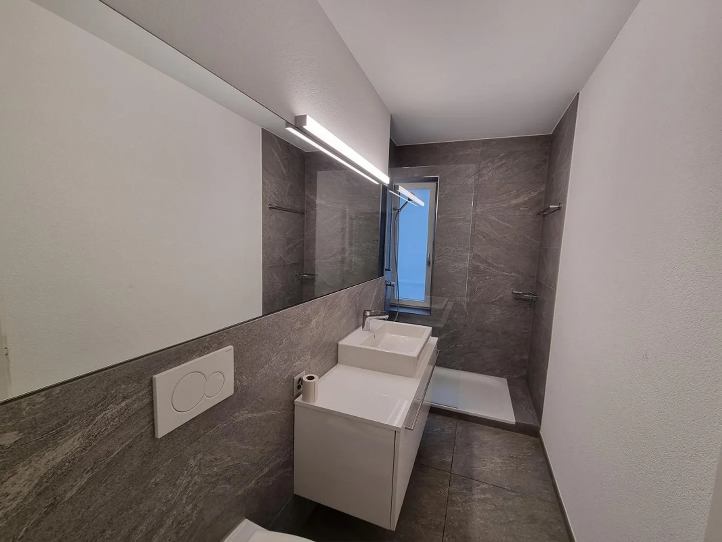 Appartement moderne de 3,5 pièces à louer dans le quartier Neustadt - Photo 12 sur 12
