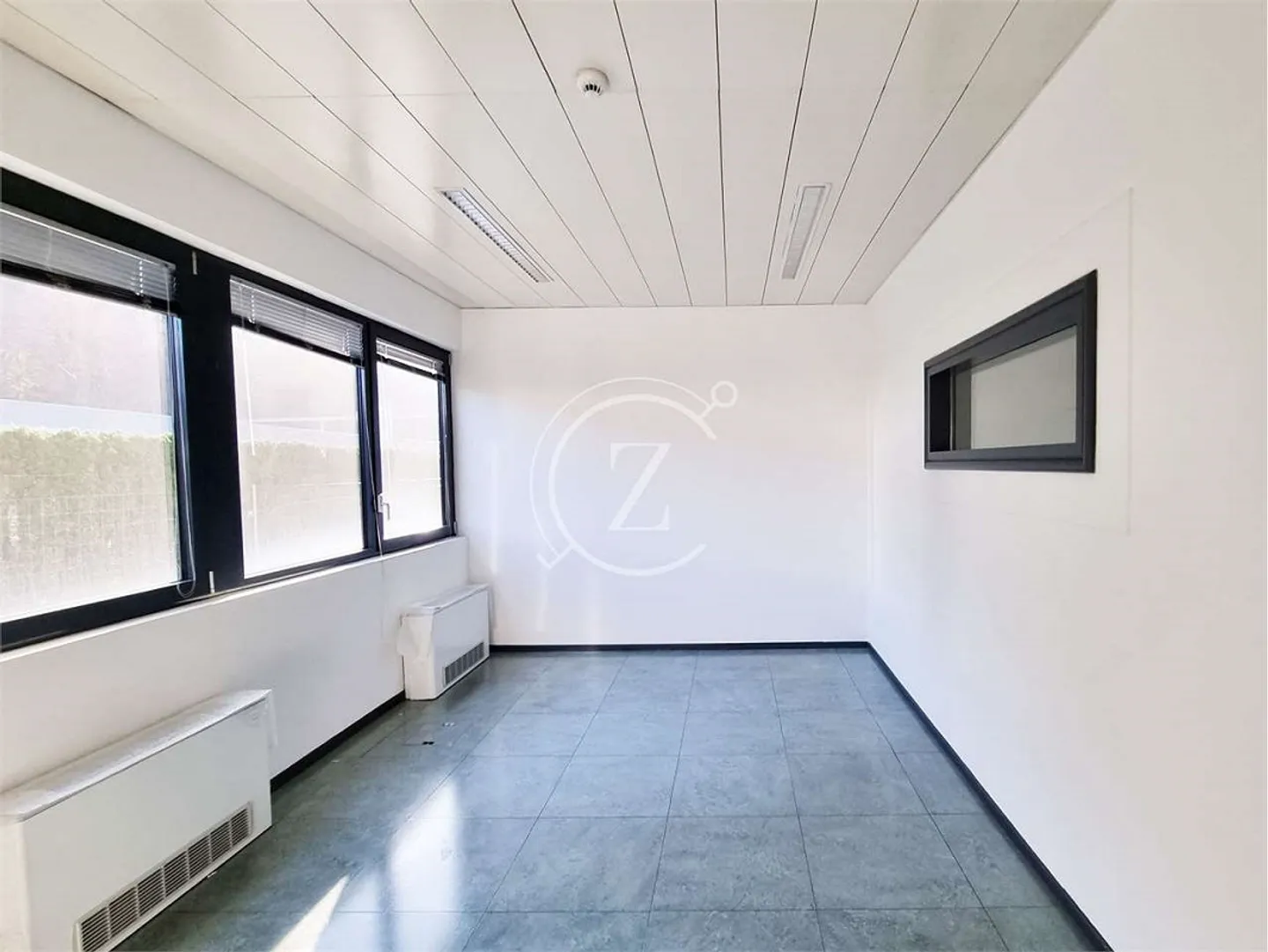 We rent administrative space of 251 sqm - Photo 4 of 4