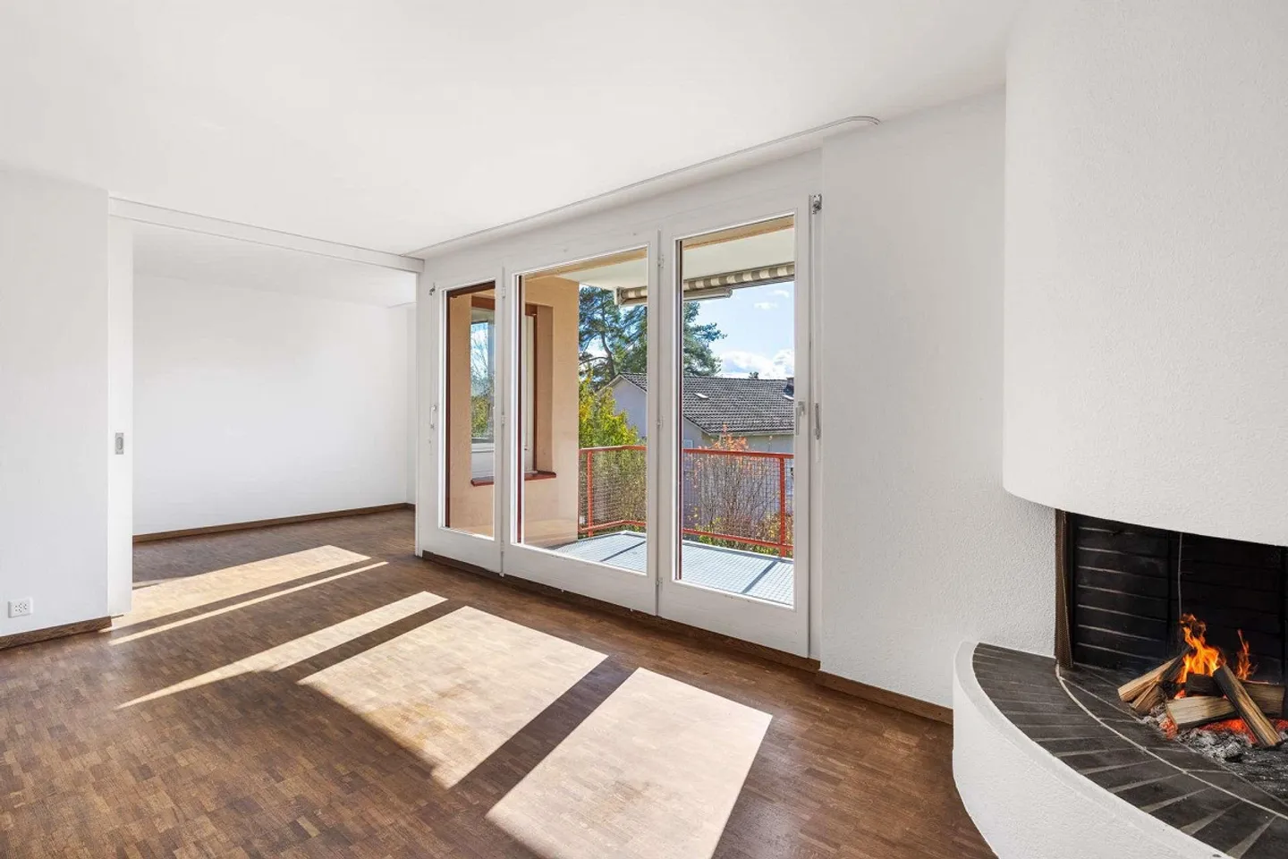 Charming 2.5-room apartment in Zurich-Witikon with development potential... - Photo 5 of 11